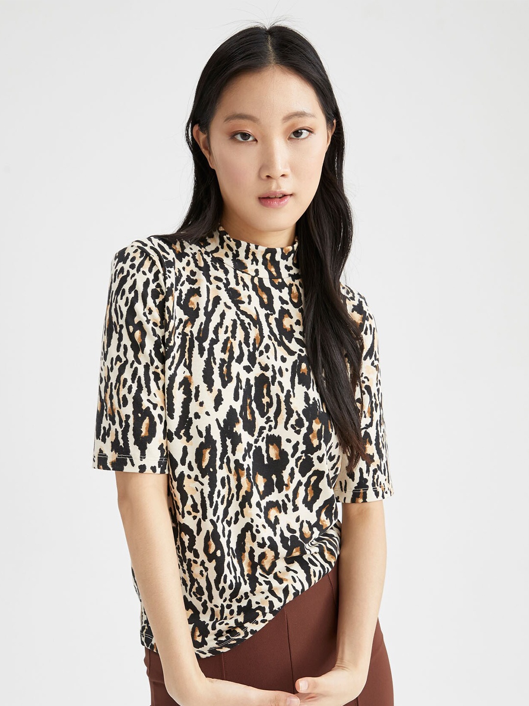 

DeFacto High Neck Animal Printed T-shirt, Black