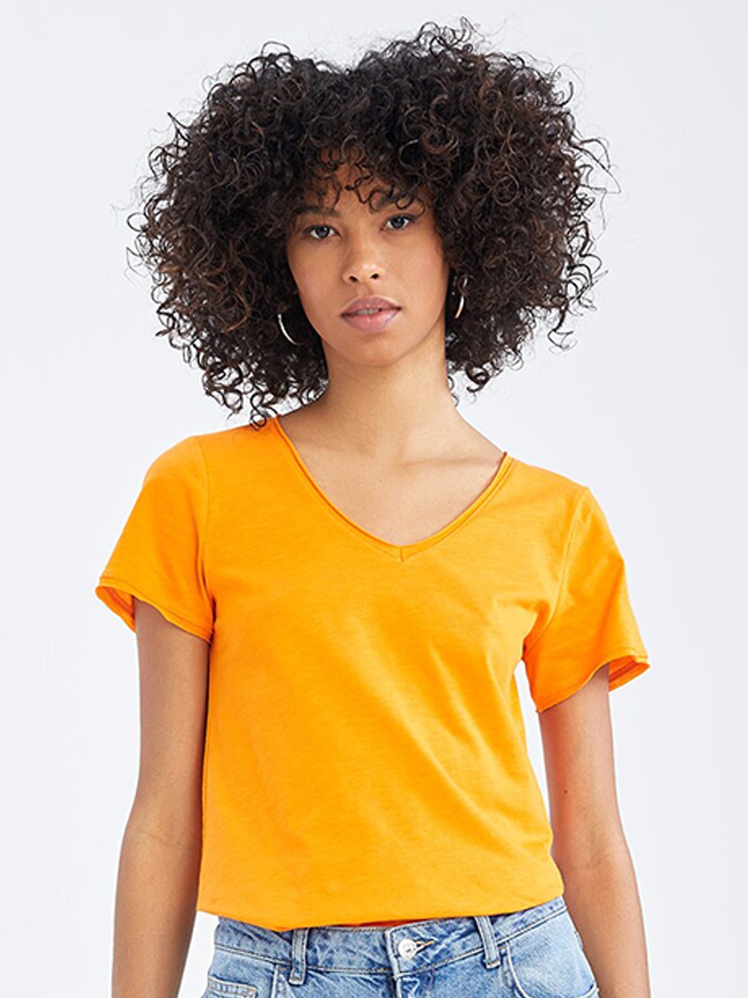 

DeFacto V-neck Raw Edges Pure Cotton T-shirt, Yellow