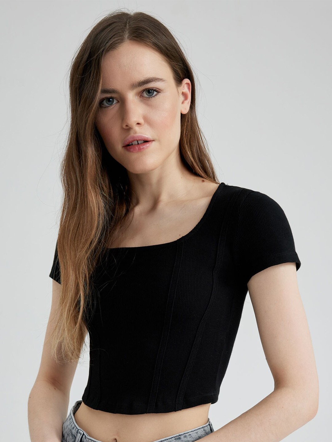 

DeFacto Square Neck Crop Fitted Top, Black
