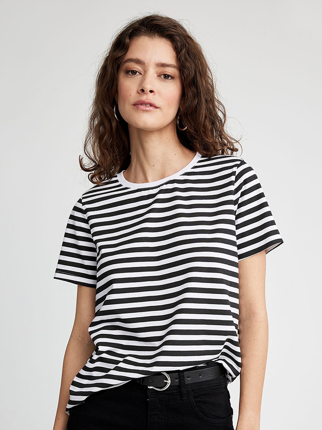 

DeFacto Striped Round Neck Pure Cotton T-shirt, White