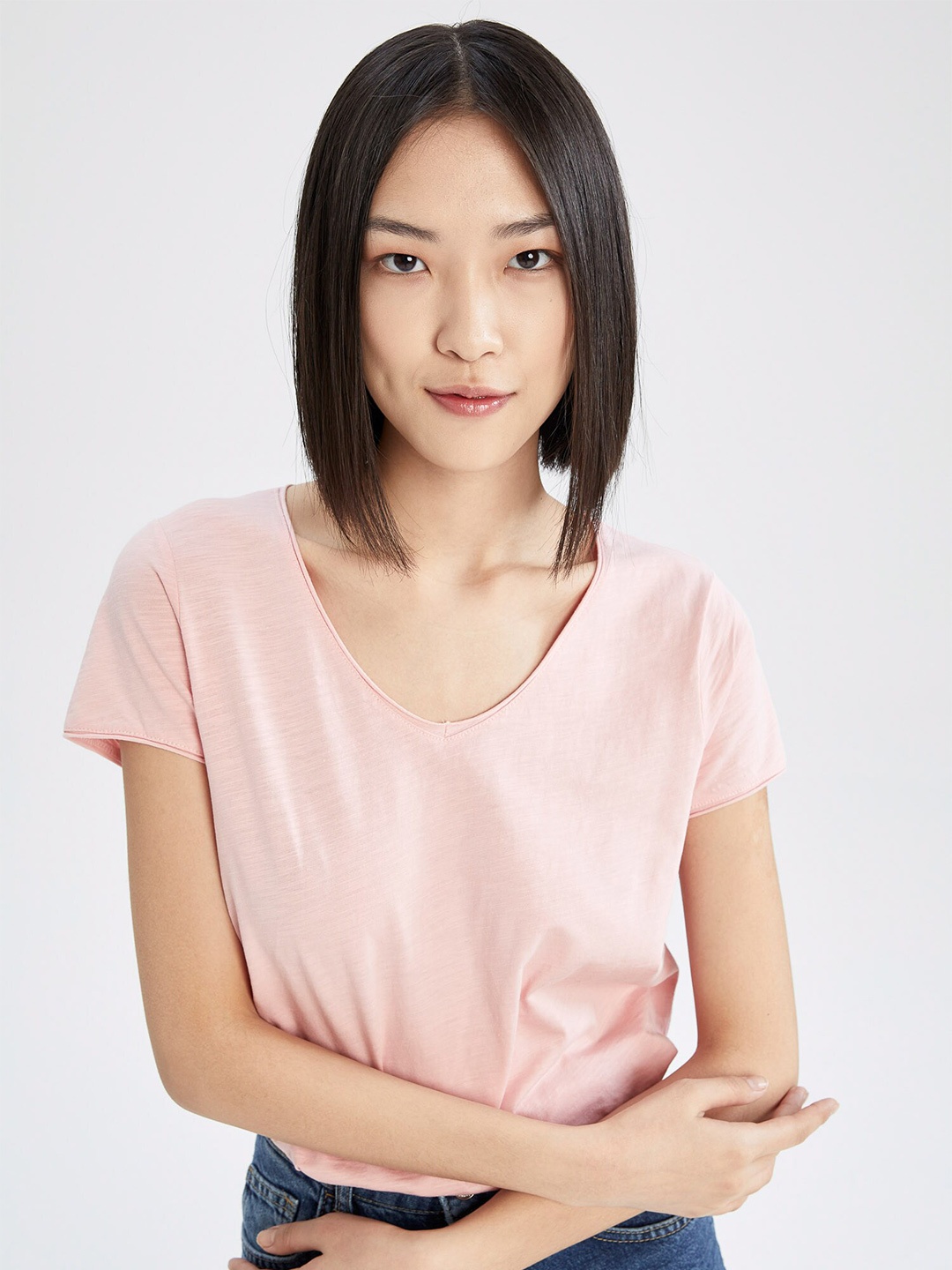 

DeFacto V-neck Raw Edge Pure Cotton T-shirt, Pink