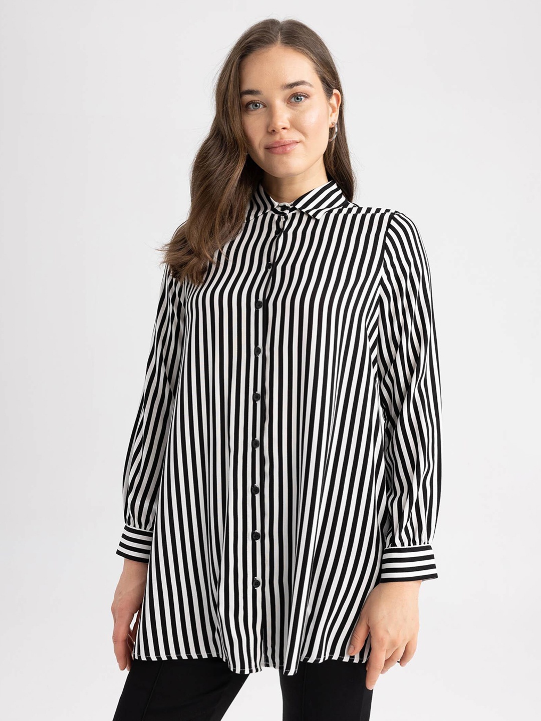 

DeFacto Women Striped Monochrome Casual Shirt, Black