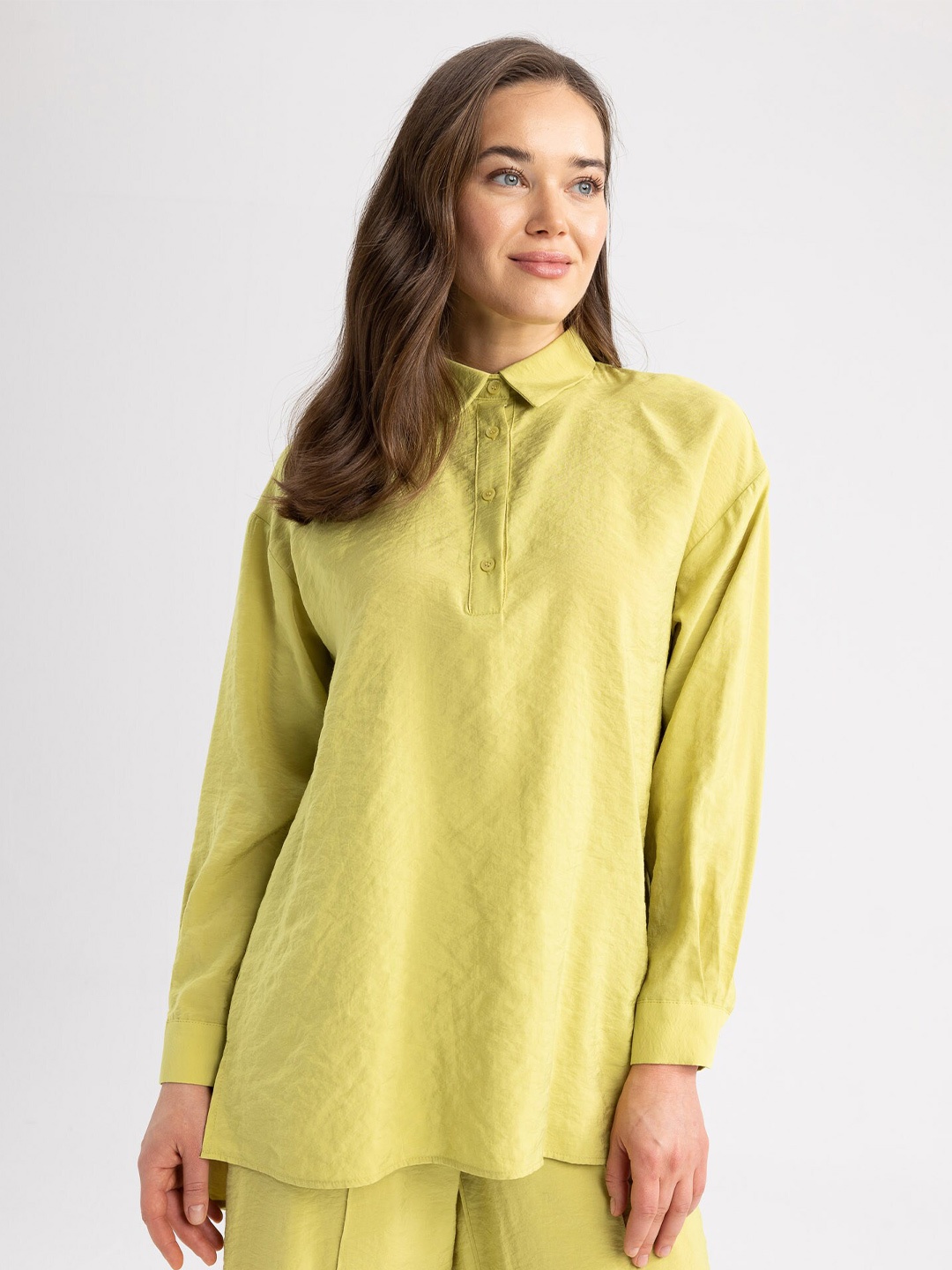 

DeFacto Shirt Collar Cuffed Sleeves Tunic, Green