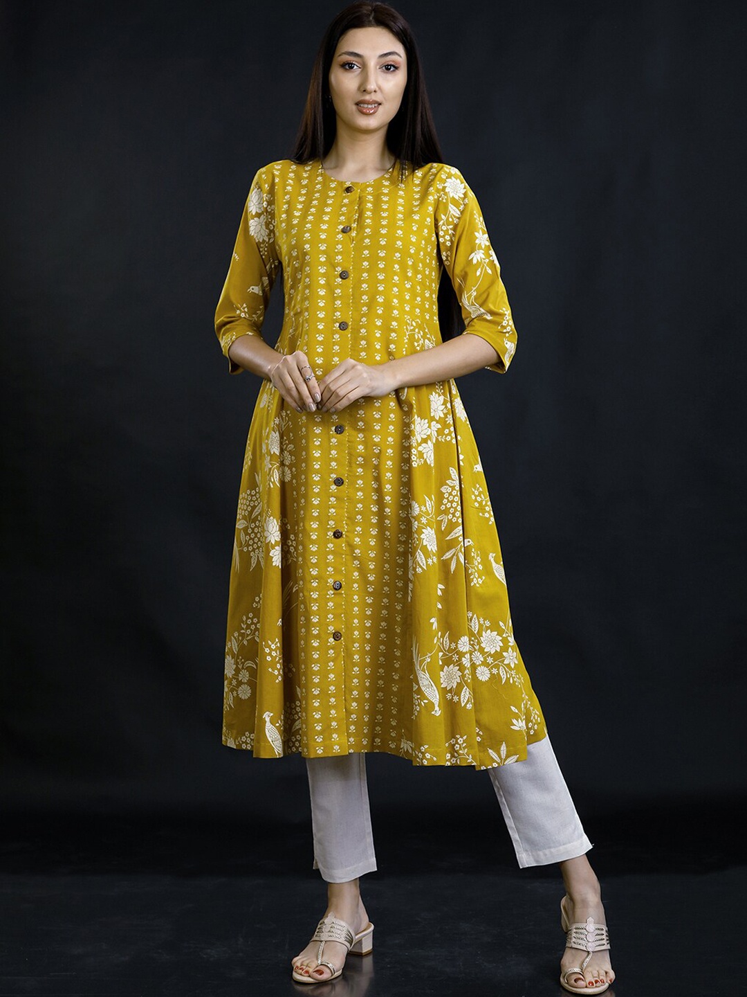 

FABNEST Floral Printed A-Line Cotton Kurta, Green