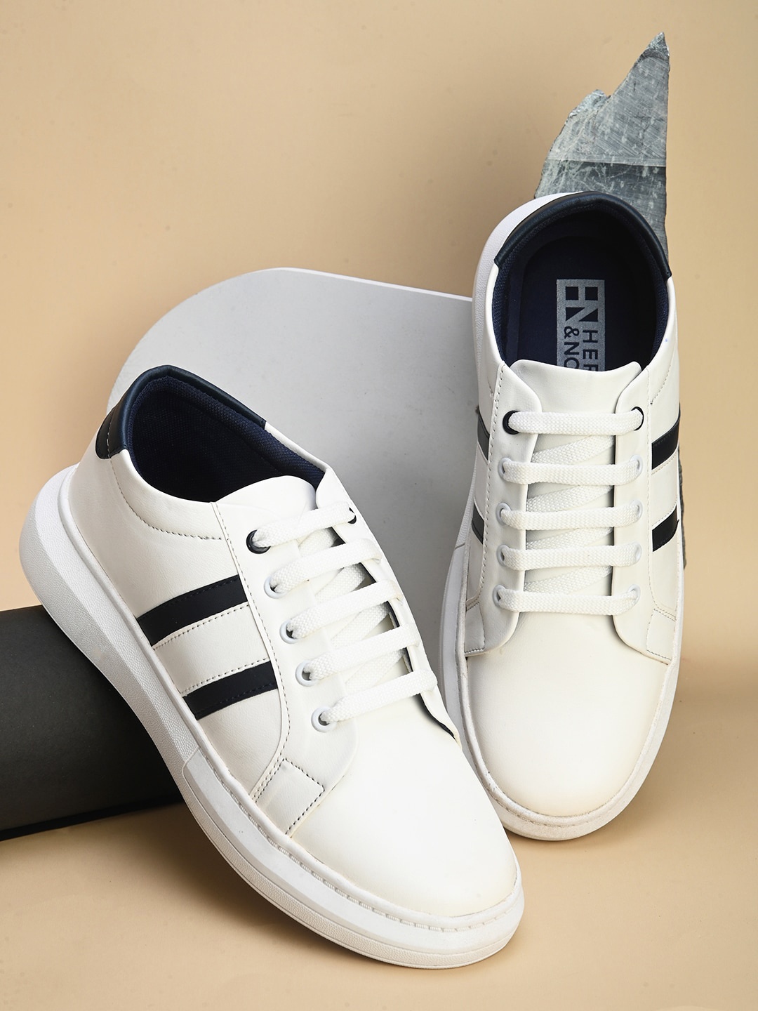 

HERE&NOW Men Round Toe Lightweight Lace-Ups Colourblocked Sneakers, White