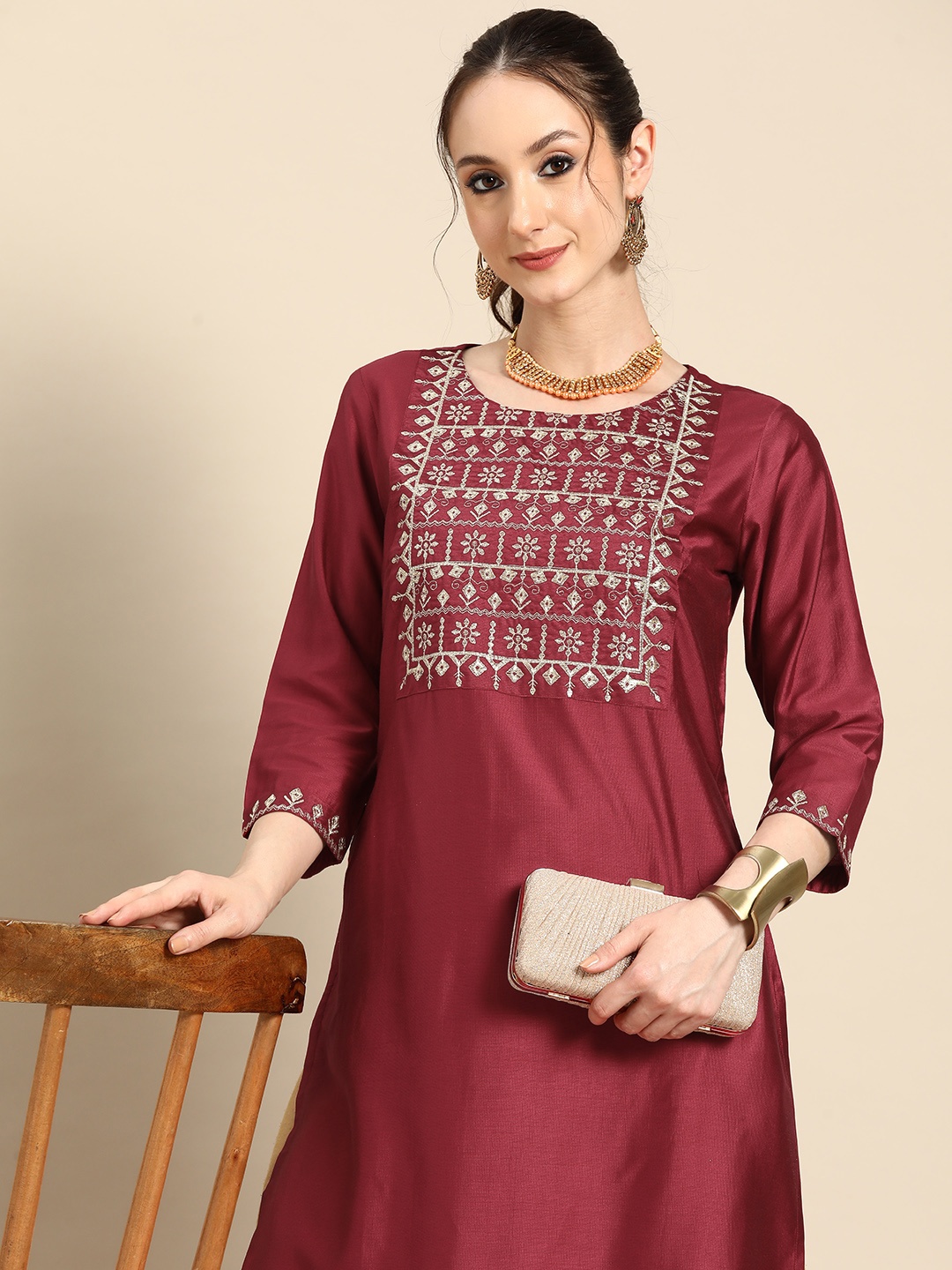 

Sangria Women Floral Embroidered Thread Work Kurta, Maroon