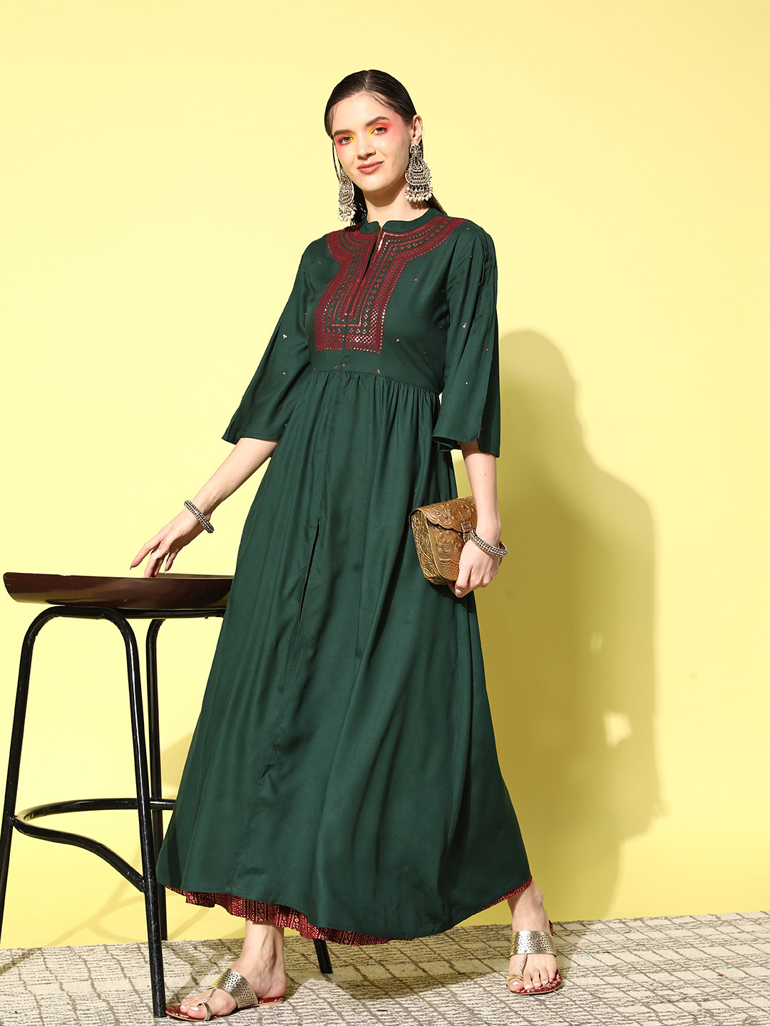 

Juniper Ethnic Motifs Embroidered Regular Sequinned Liva Kurta with Palazzos, Green