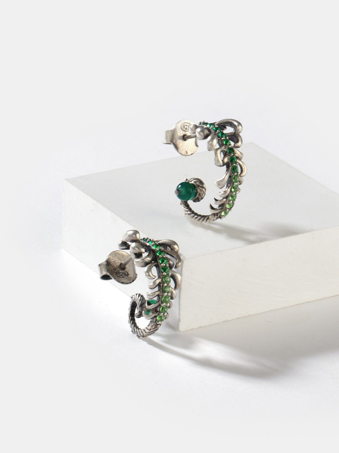 

SHAYA 925 Silver Silver-Plated Stud Earrings