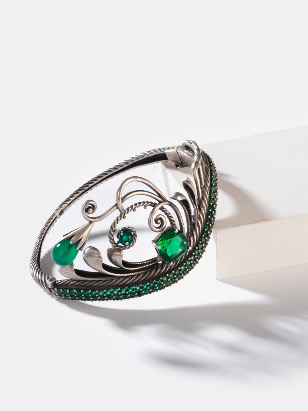 

SHAYA 925 Sterling Silver-Plated Oxidised Stone Studded Bangle Style Bracelet, Green
