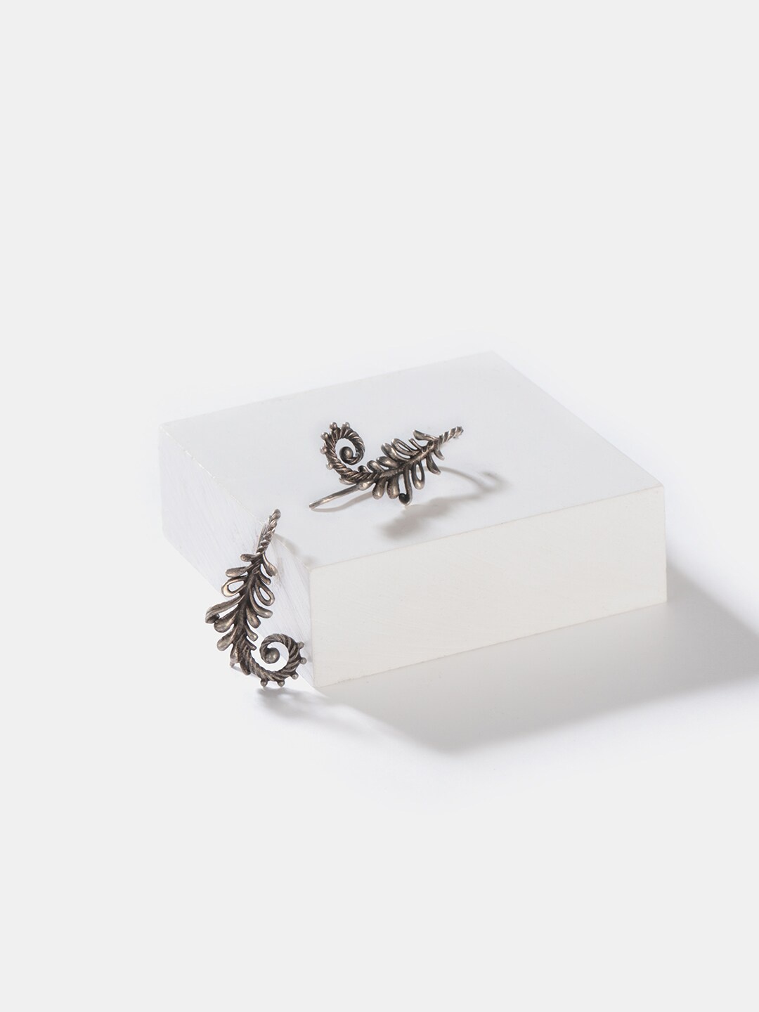 

SHAYA 925 Silver-Plated Oxidized Contemporary Studs Earrings