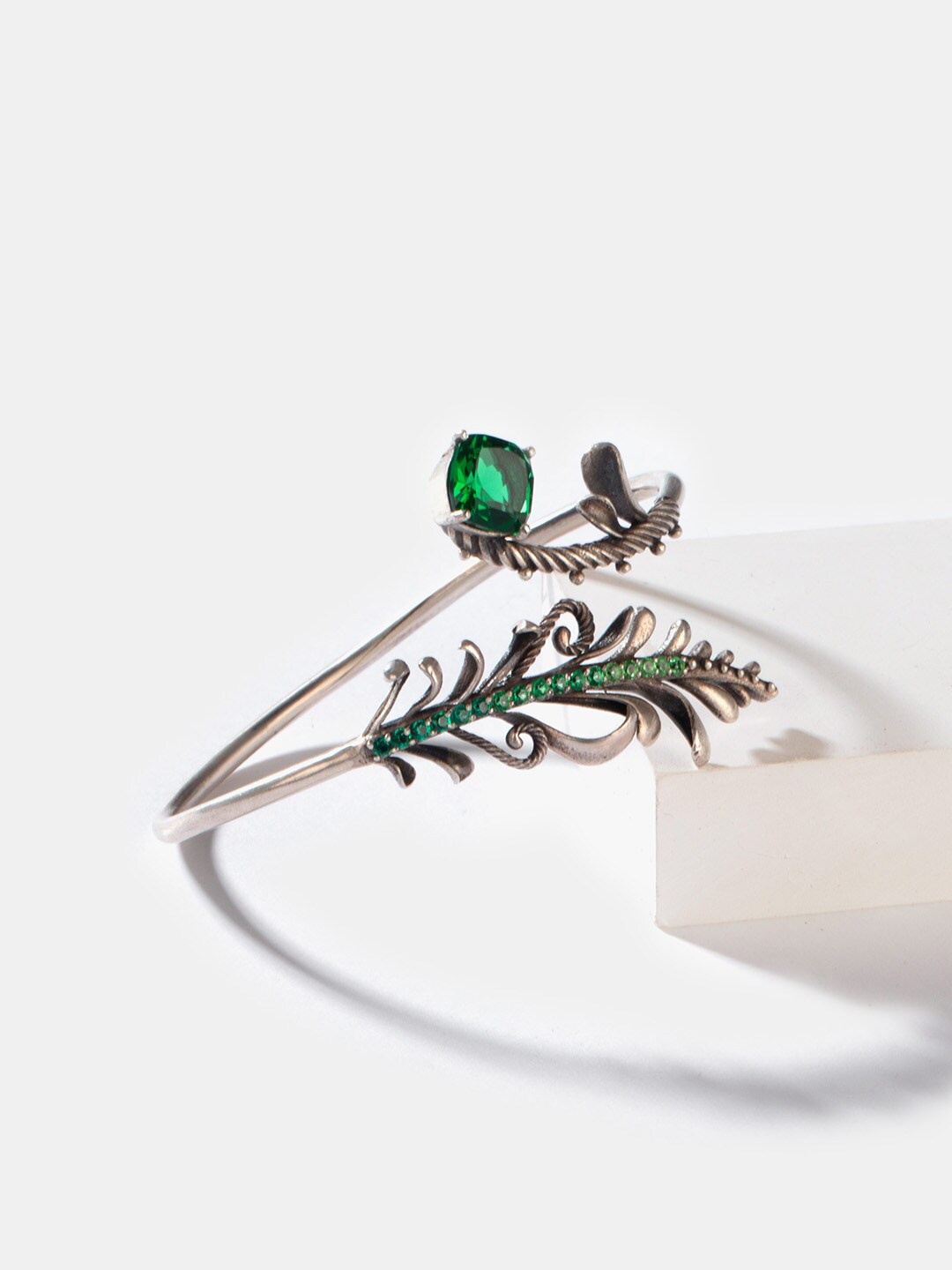 

SHAYA Women Silver-Plated Sterling Silver Bangle-Style Bracelet, Green