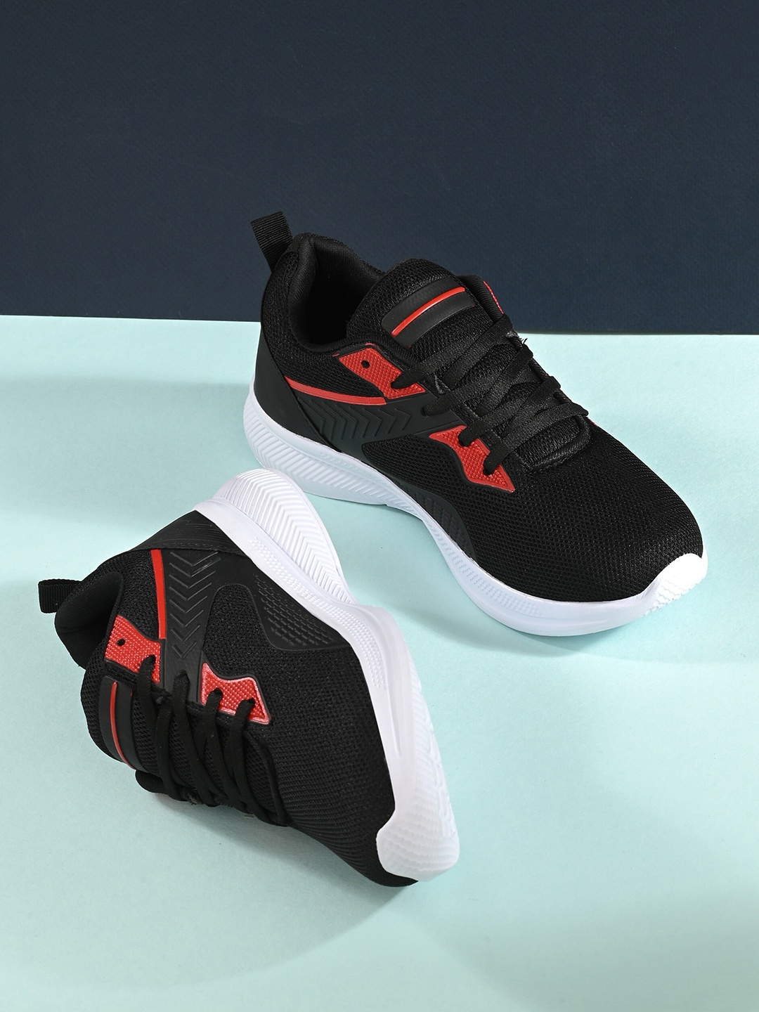 The Roadster Lifestyle Co. Men Colourblocked Air-Max Technology Running Sports Shoes, Black