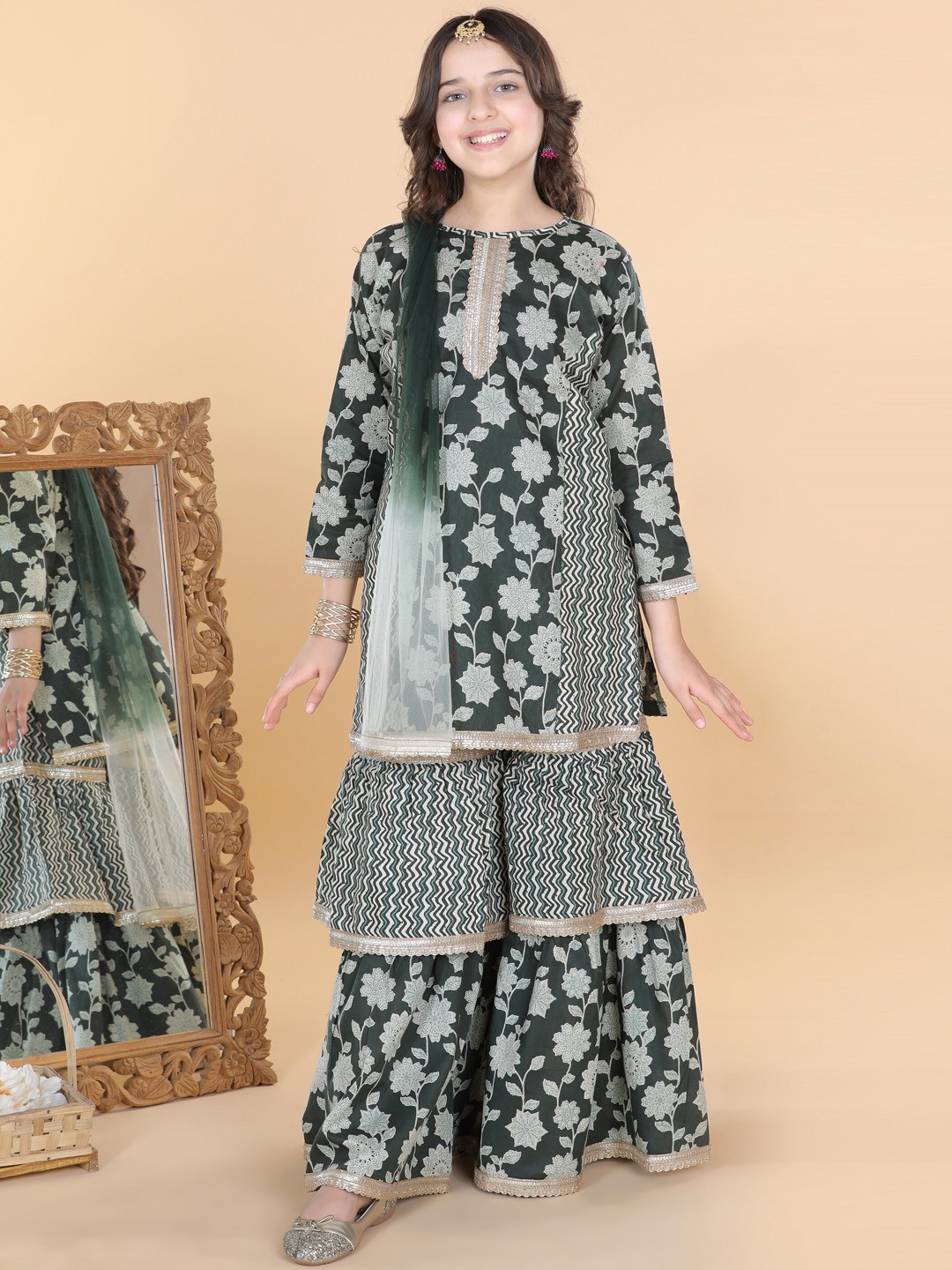 

Aj DEZInES Girls Ethnic Motif Printed Pure Cotton Gotta Patti Kurta With Sharara & Dupatta, Green