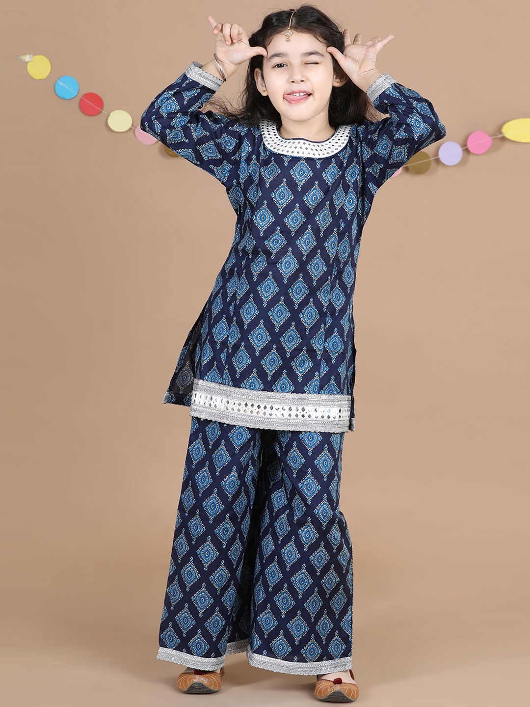 

Aj DEZInES Girls Ethnic Motifs Printed Mirror Work Pure Cotton Kurta with Palazzos, Navy blue
