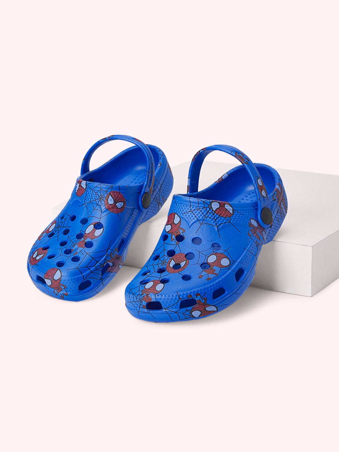 

Pantaloons Junior Boys Printed Round Toe Clogs, Blue