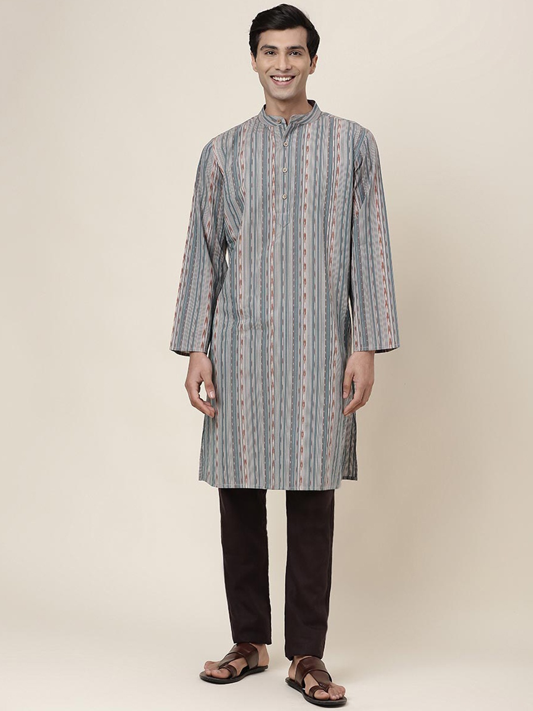 

Fabindia Mandarin Collar Ethnic Motifs Printed Straight Cotton Kurta, Grey