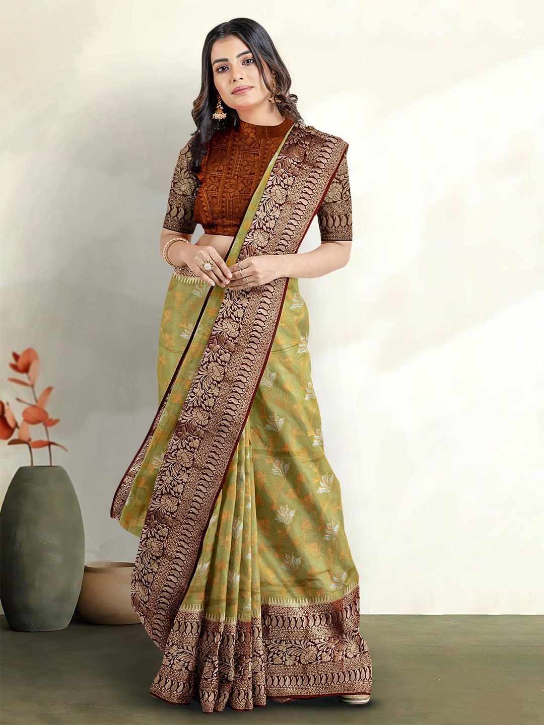 

Kalamandir Ethnic Motifs Woven Design Zari Saree, Beige