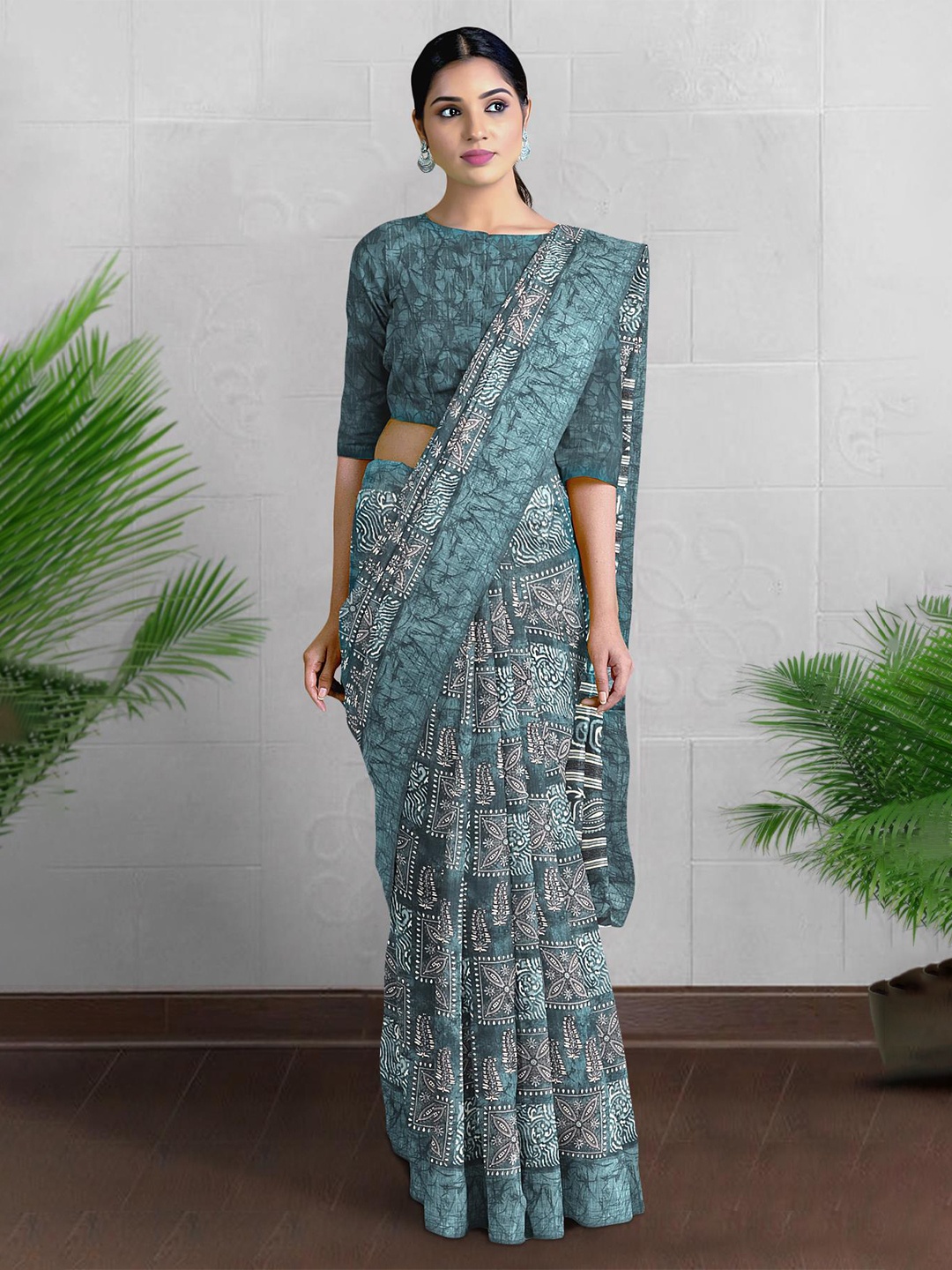 

Kalamandir Ajrak Printed Saree, Grey