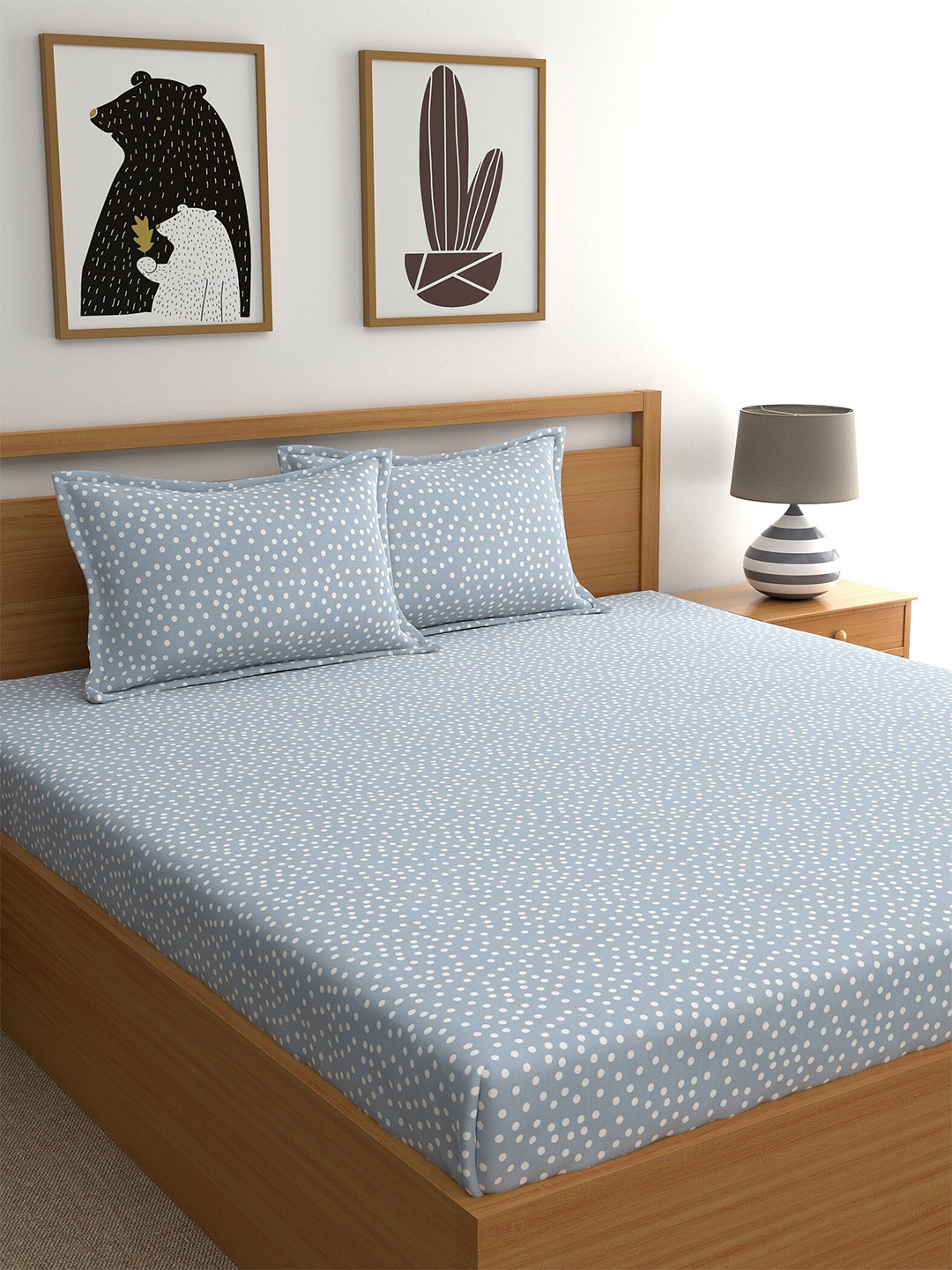 

Dreamscape Blue & White Geometric 300 TC Pure Cotton King Bedsheet & 2 Pillow Covers
