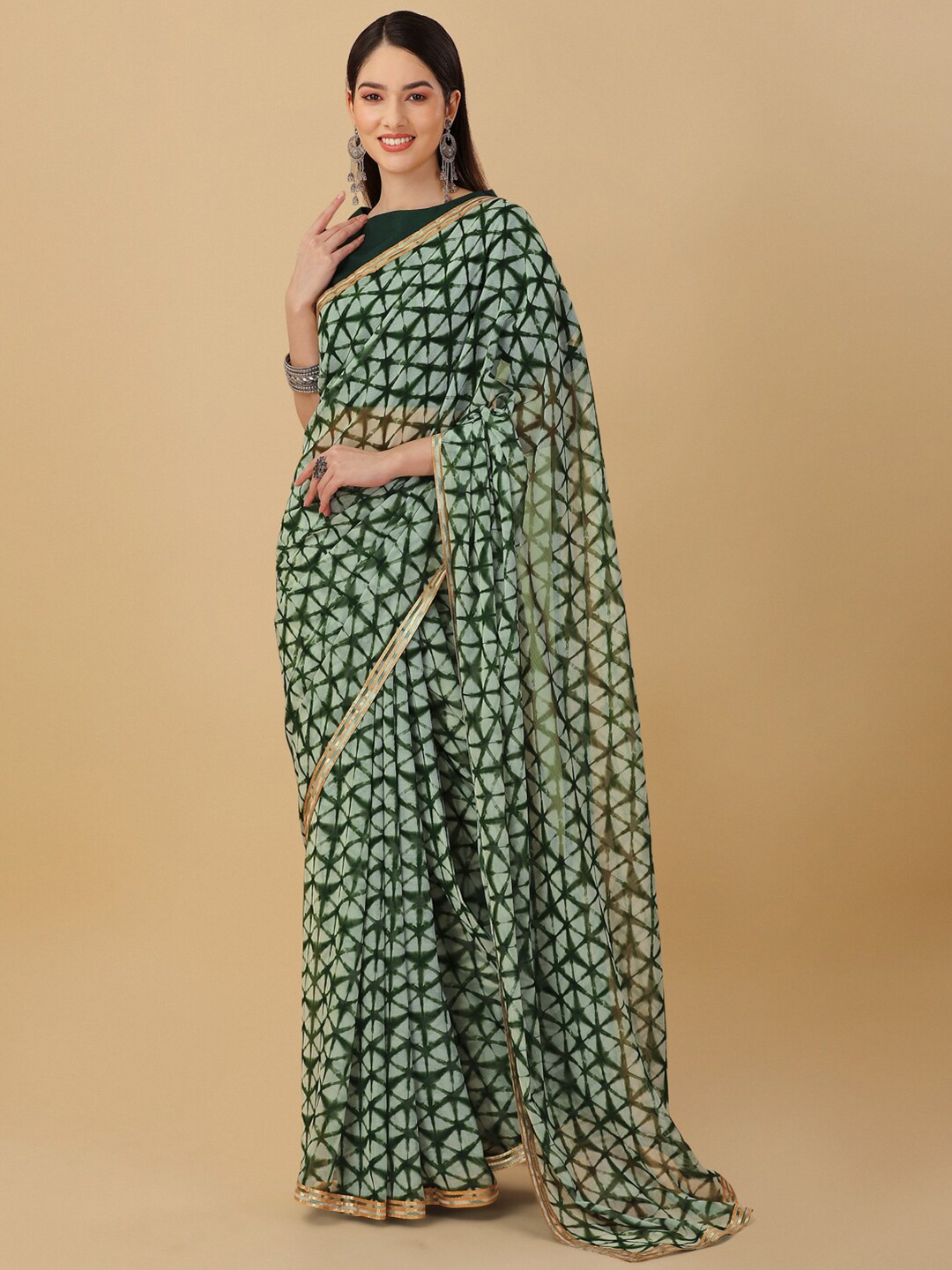 

Sangria Tie & Dye Dyed Chiffon Saree, Green