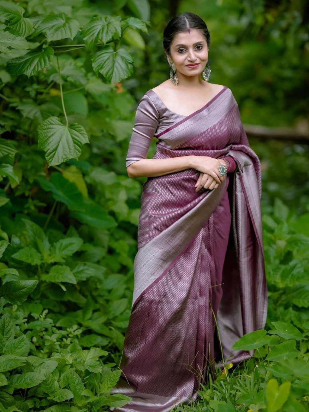 

Wuxi Geometric Woven Design Zari Pure Silk Banarasi Saree, Maroon