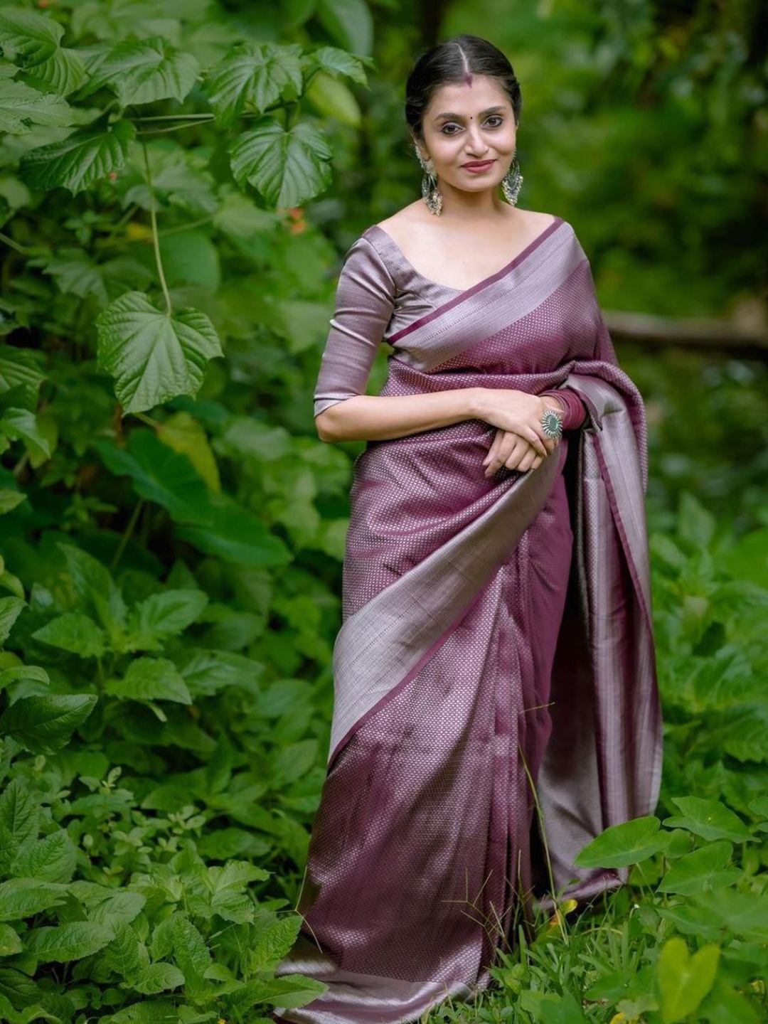 

Jinax Geometric Woven Design Zari Pure Silk Banarasi Saree, Maroon