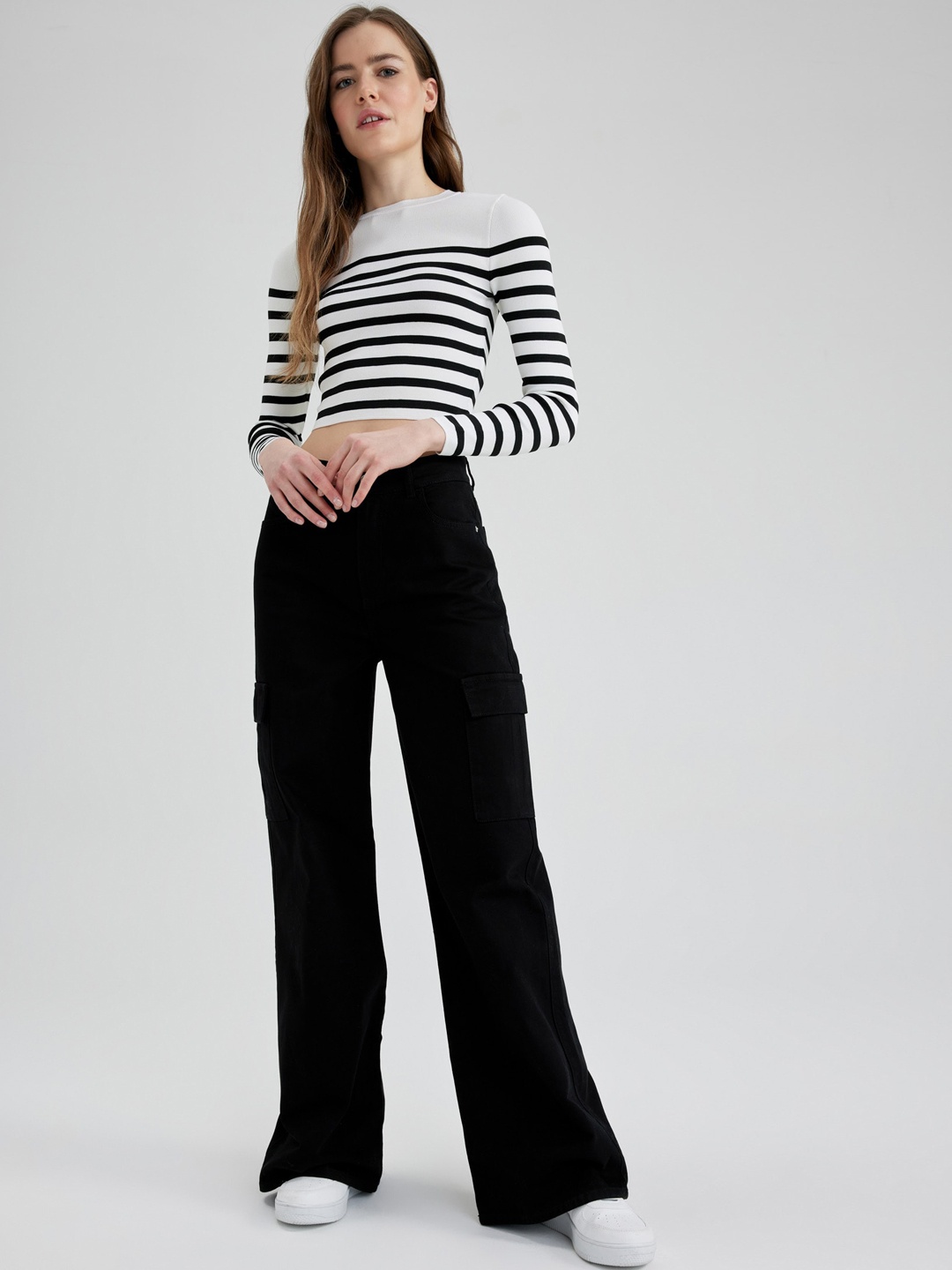 

DeFacto Women Straight Fit Pure Cotton Cargo Trousers, Black