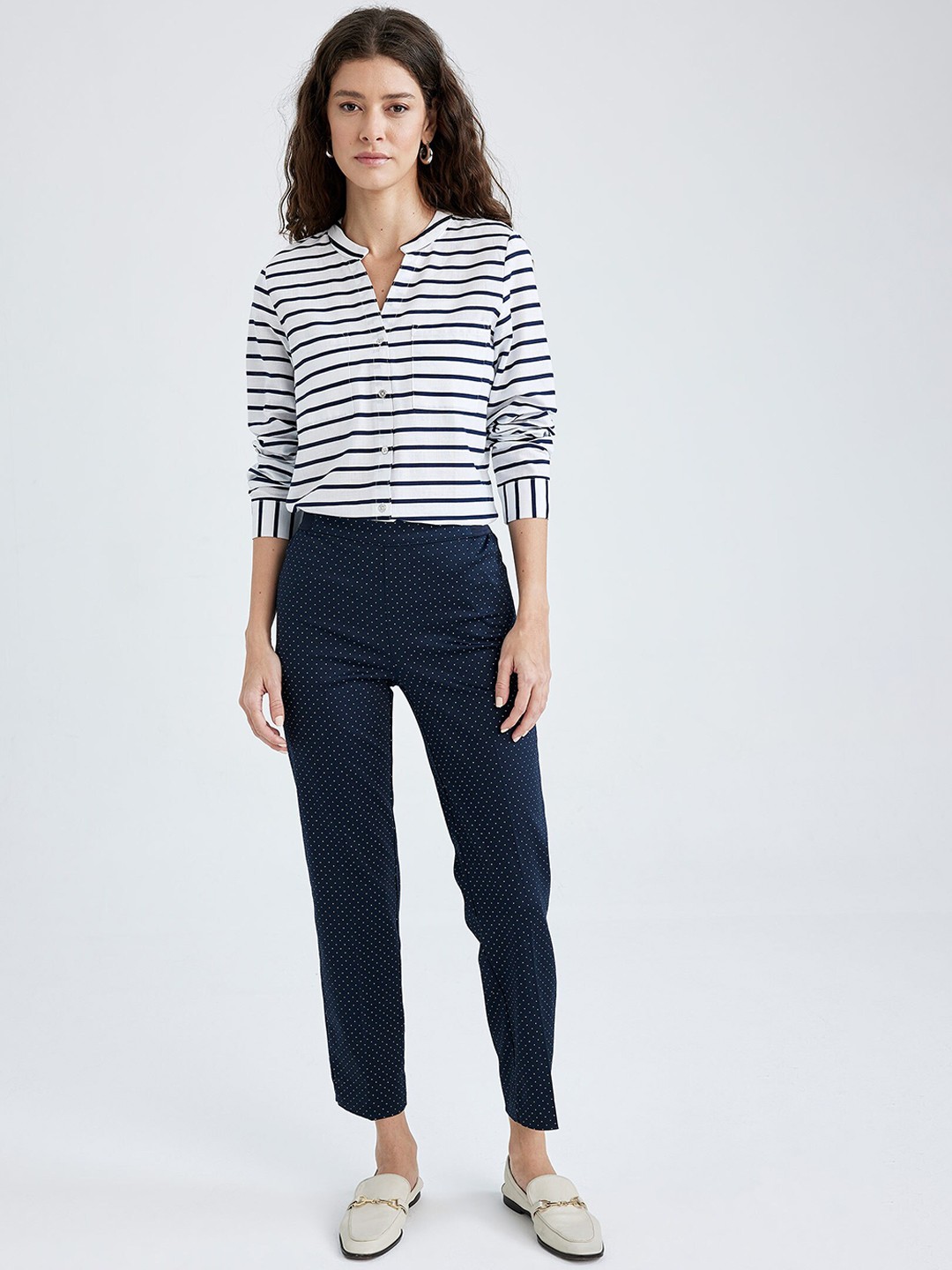 

DeFacto Women Printed Slim Fit Trousers, Navy blue