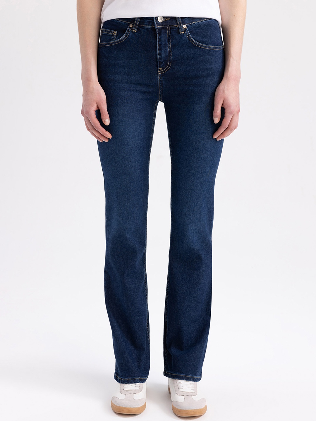 

DeFacto Women Mid-Rise Clean Look Straight Fit Jeans, Navy blue