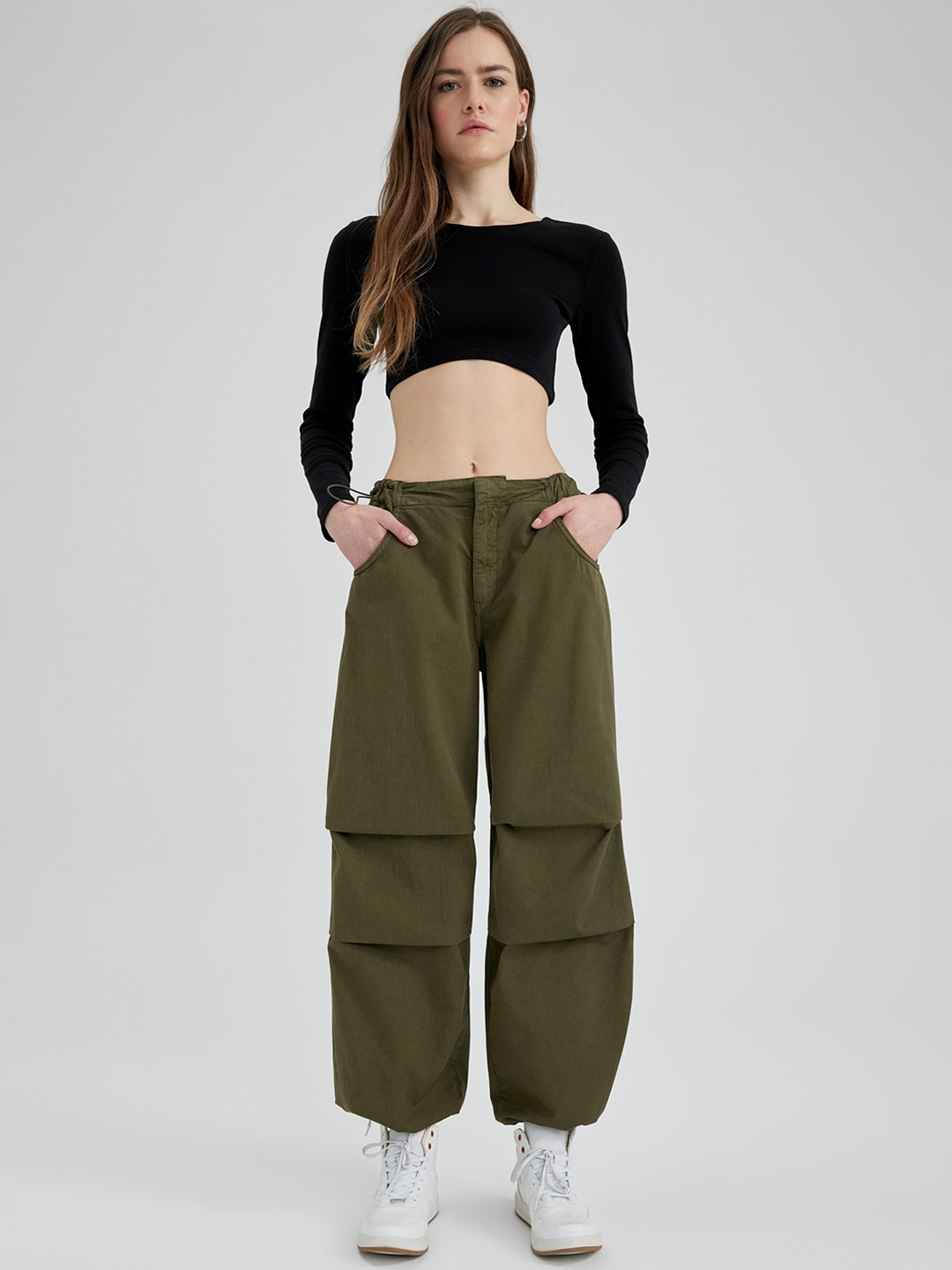 

DeFacto Women Mid-Rise Pure Cotton Joggers, Olive