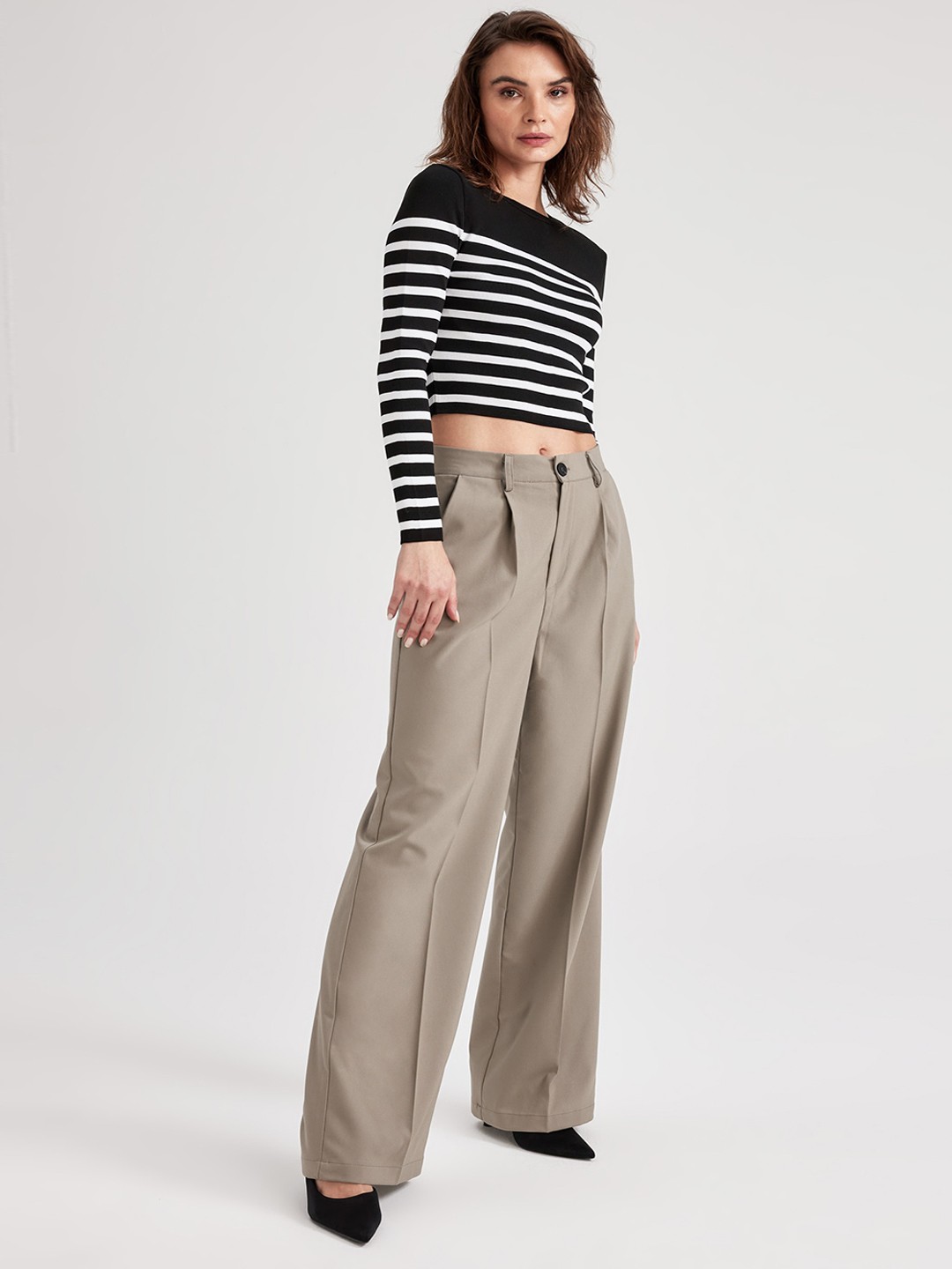 

DeFacto Women Loose Fit Parallel Trousers, Beige