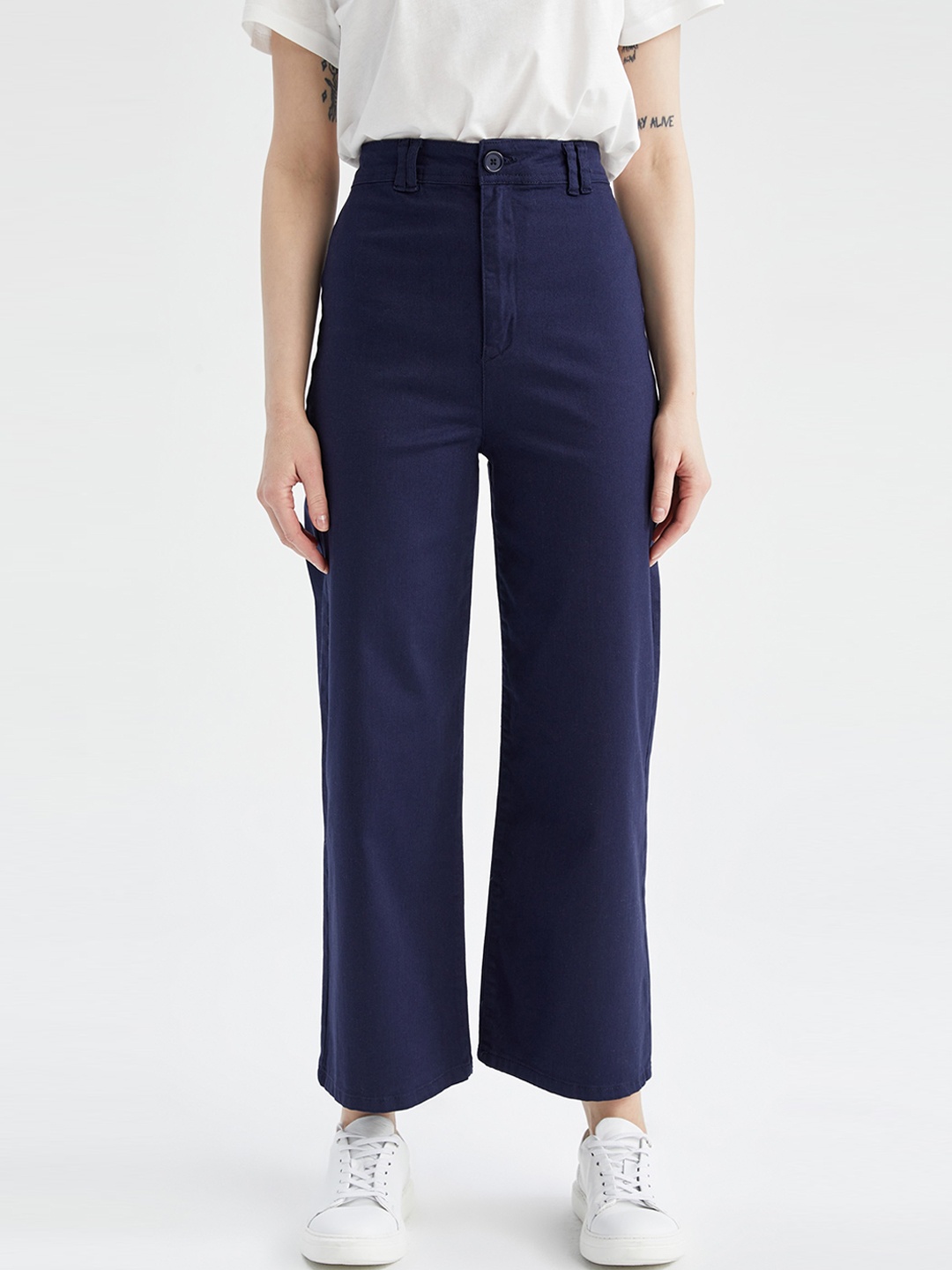 

DeFacto Women Mid-Rise Plain Cropped Parallel Trousers, Navy blue