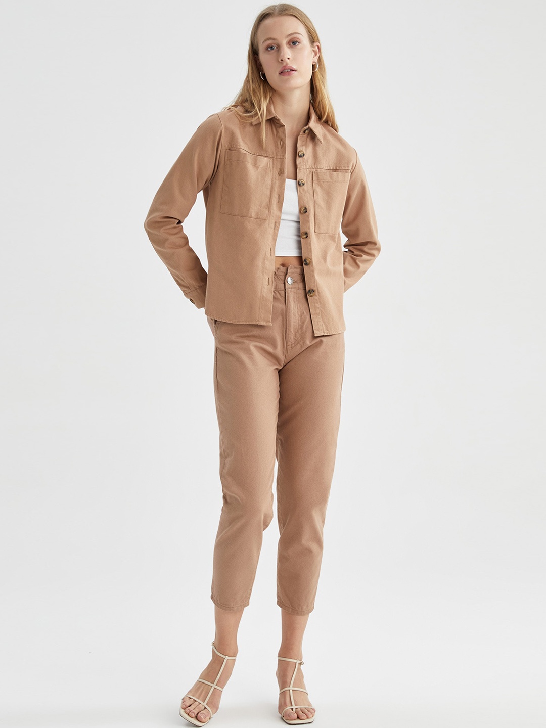 

DeFacto Women Clean Look High-Rise Pure Cotton Cropped Jeans, Camel brown