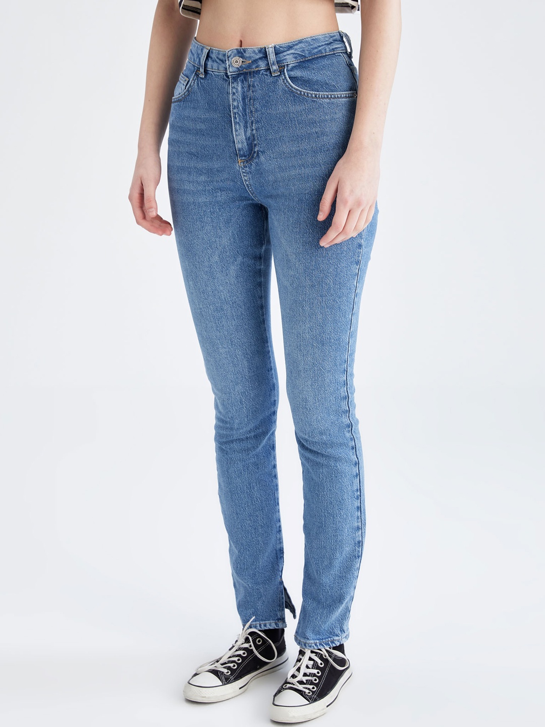 

DeFacto Women Mid Rise Clean Look Slits Jeans, Blue