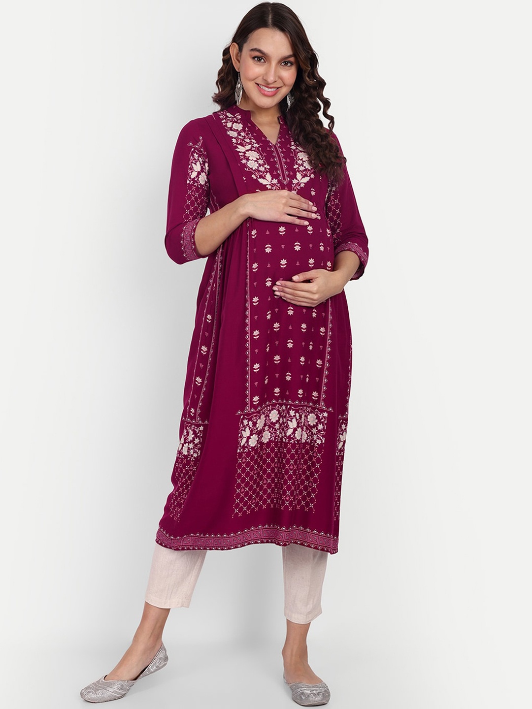 

Aaruvi Ruchi Verma Ethnic Motifs Printed Maternity Kurta, Maroon