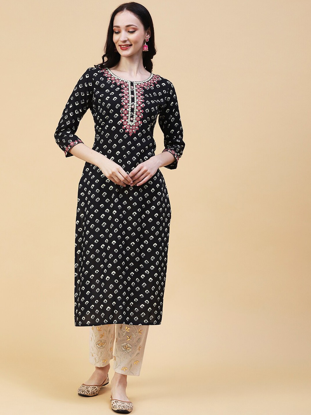 

FASHOR Geometric Printed Thread Work Kurta, Black