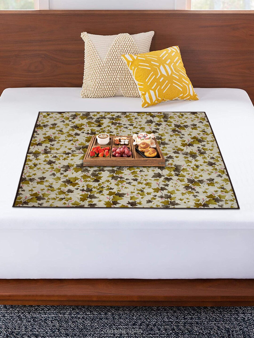 

Kuber Industries Green Floral Printed Bed Server Food Mat