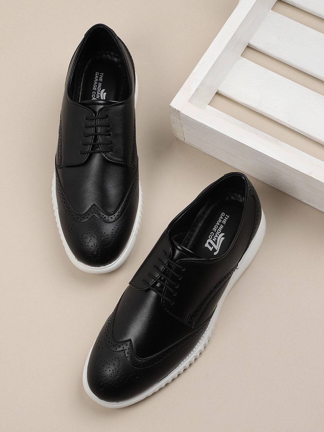 

The Indian Garage Co Men Round Toe Velcro Perforation Slip-On Loafers, Black