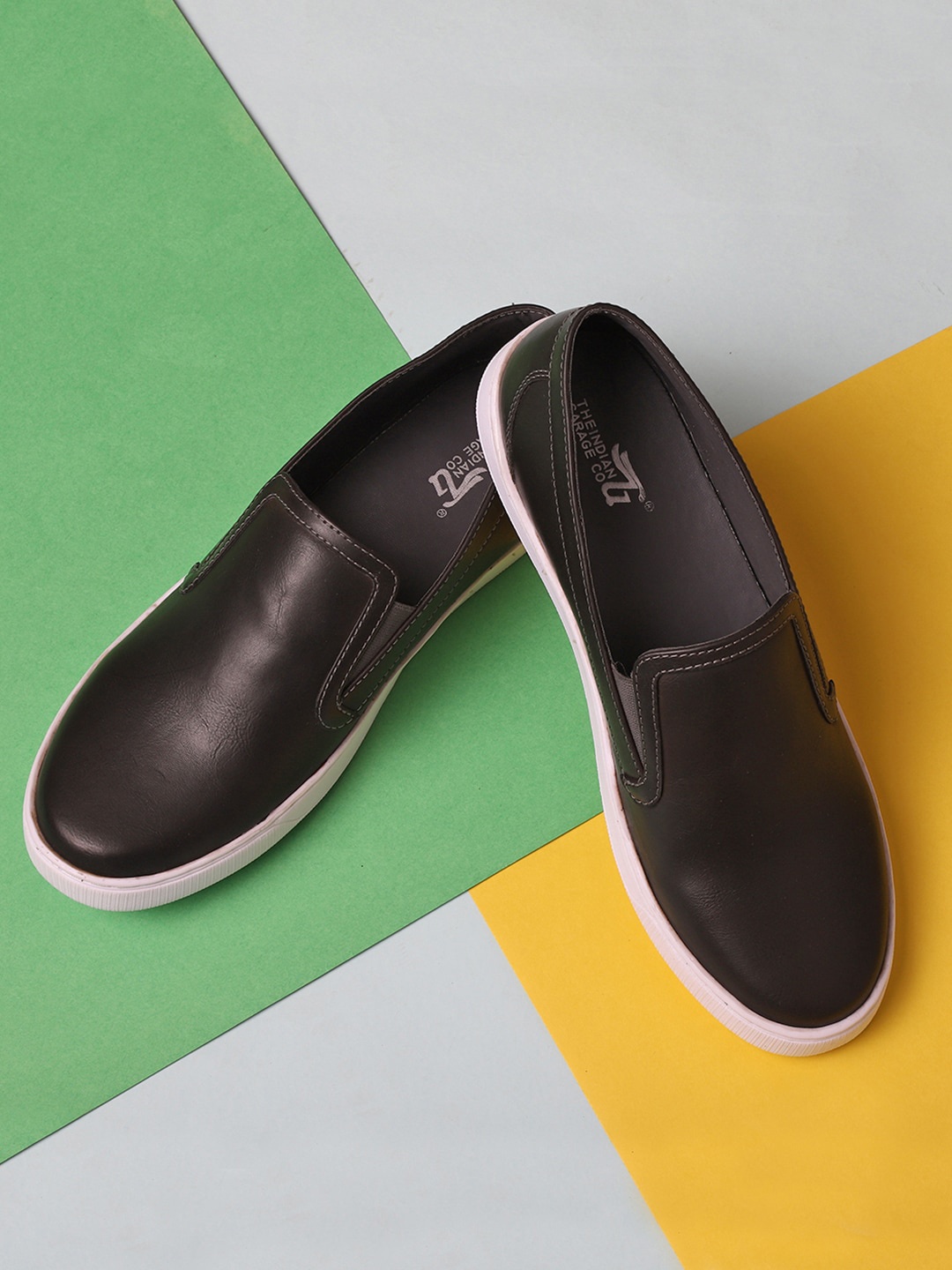

The Indian Garage Co Men Round Toe Slip-On Loafers, Black