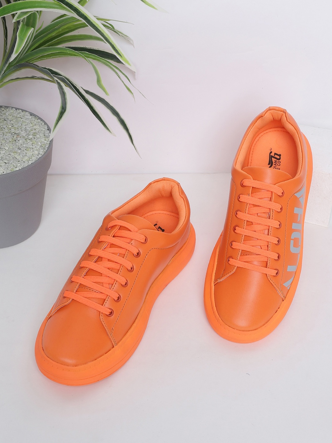

The Indian Garage Co Men Round Toe Lace-Ups Textured Sneakers, Orange
