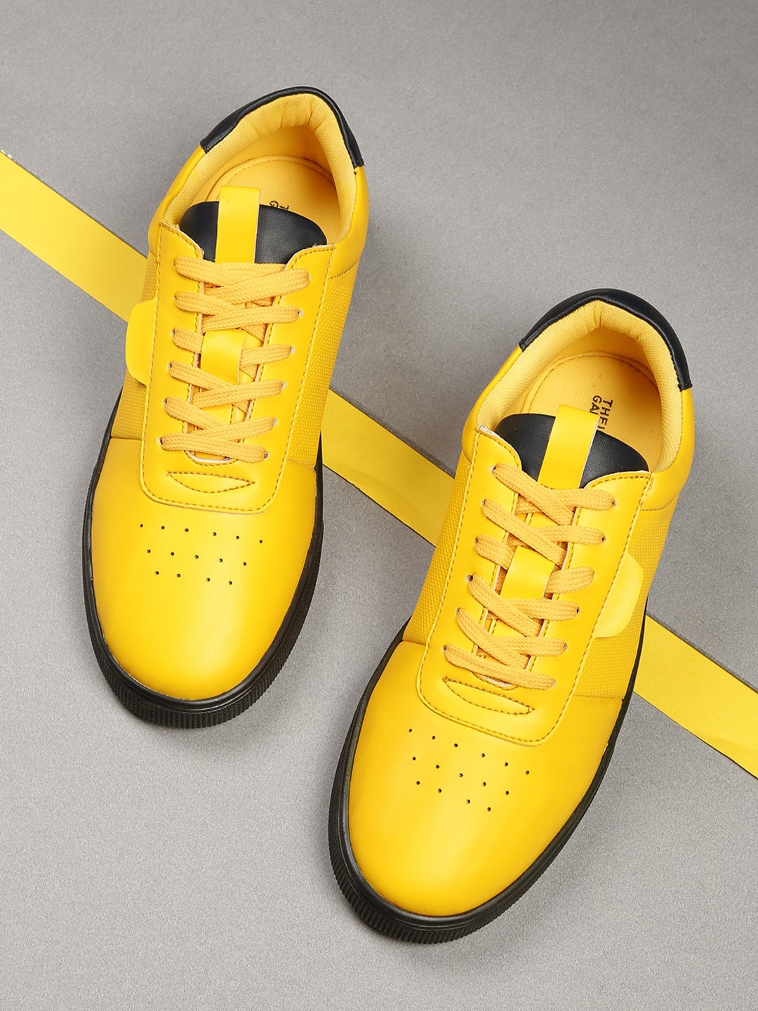 

The Indian Garage Co Men Round Toe Lace-Ups Colourblocked Sneakers, Yellow