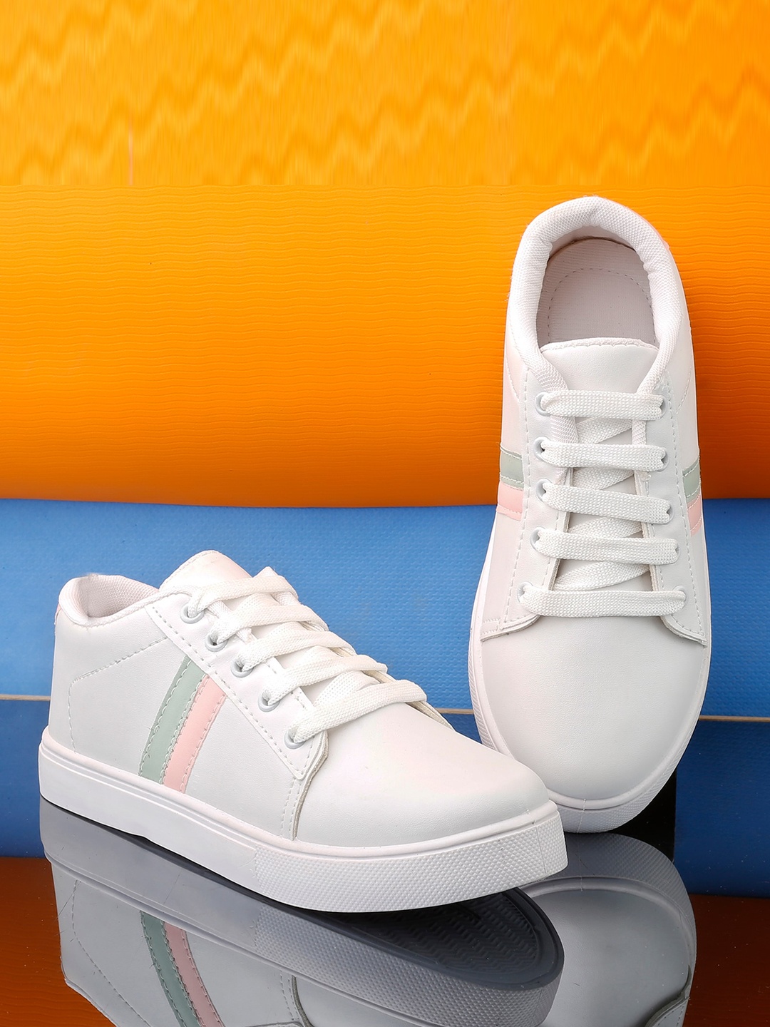 

KRAASA Women Round Toe Lace-Ups Striped Sneakers, White