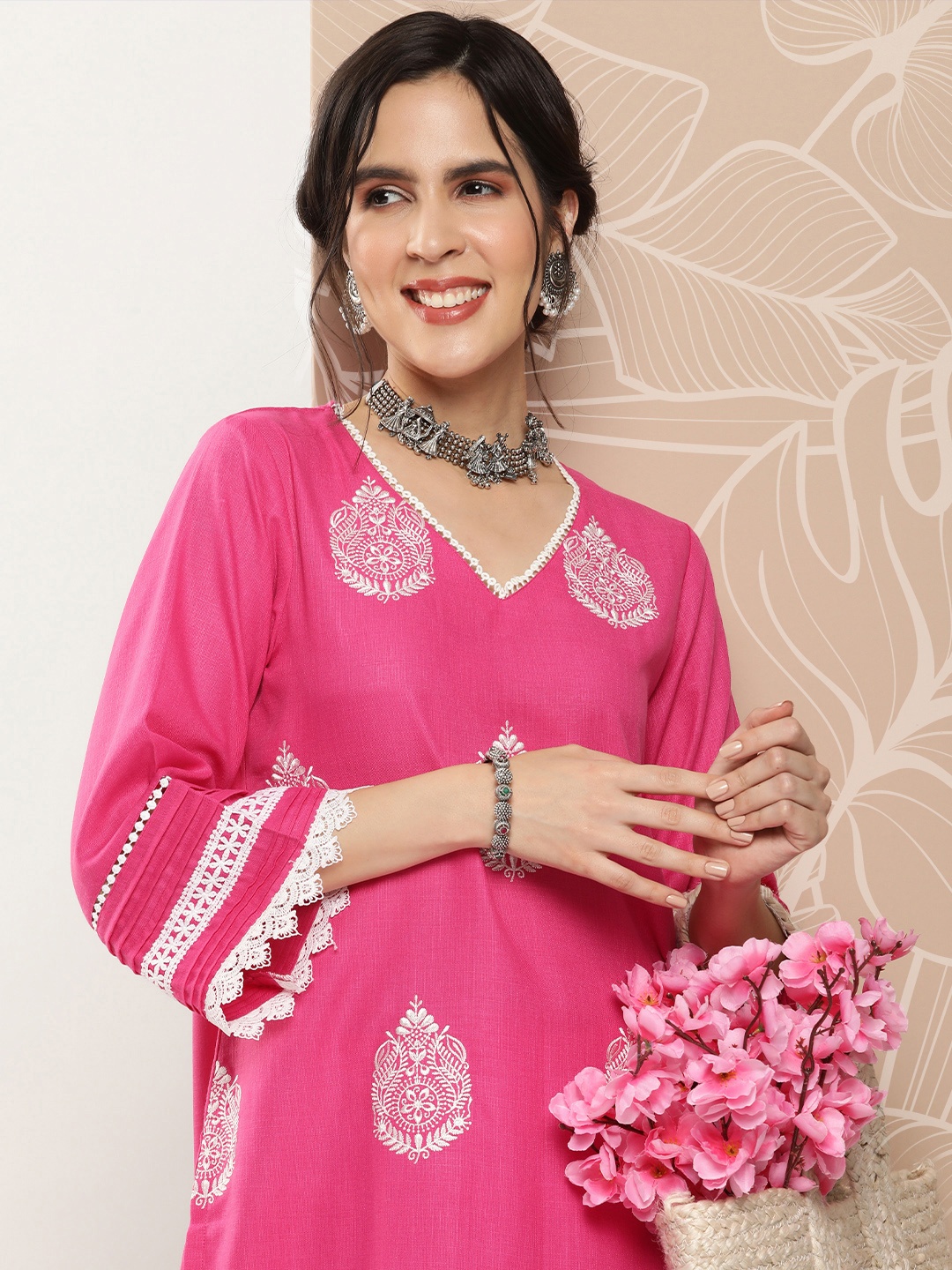 

Bhama Couture Ethnic Motifs Embroidered Regular Kurta With Palazzos, Pink