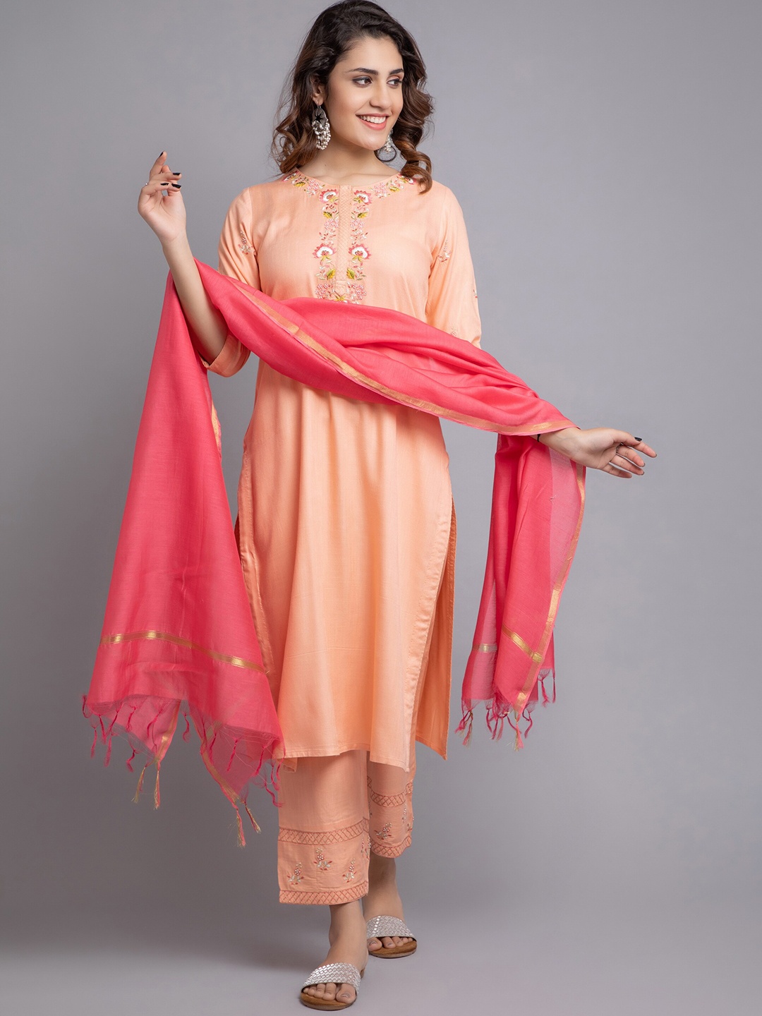 

SUTI Women Floral Yoke Design Zari Kurta & Trousers With Dupatta, Peach