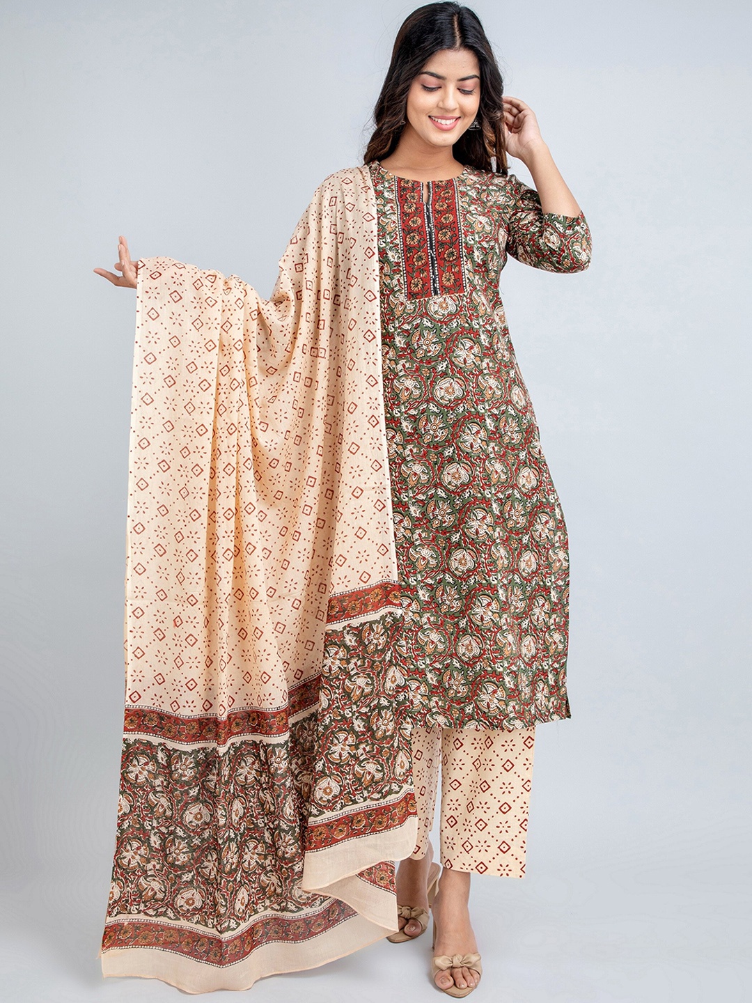 

SUTI Floral Printed Pure Cotton Kurta with Trousers & With Dupatta, Green