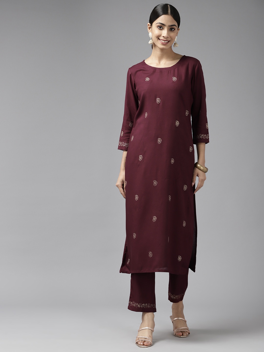 

Yufta Ethnic Motifs Printed Regular Kurta With Trousers, Burgundy