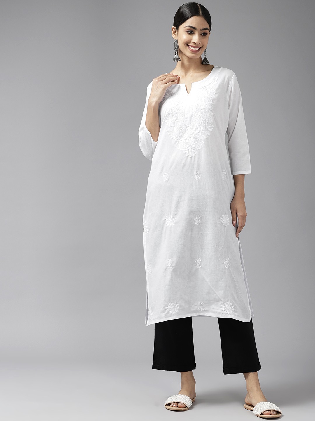 

Yufta Floral Embroidered Chikankari Pure Cotton Kurta, White