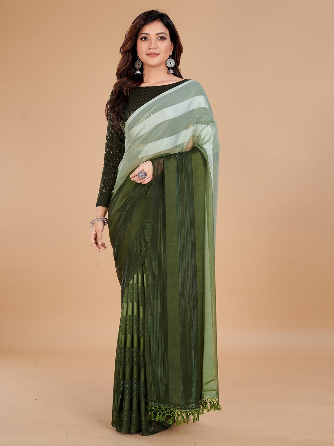 

Granthva Fab Striped Sequinned Art Silk Saree, Green