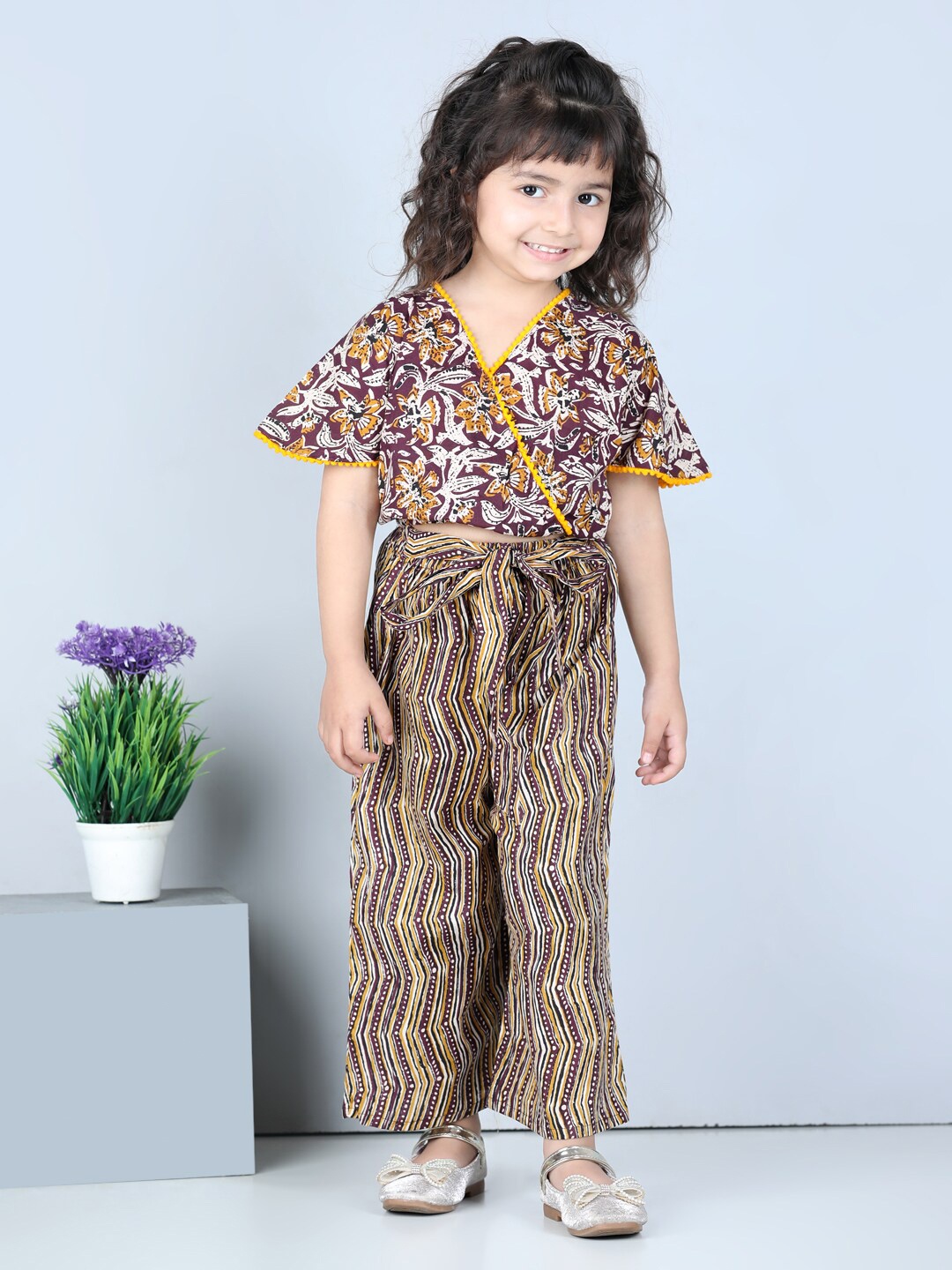 

kidcetra Girls Printed Cotton Top with Palazzos, Coffee brown