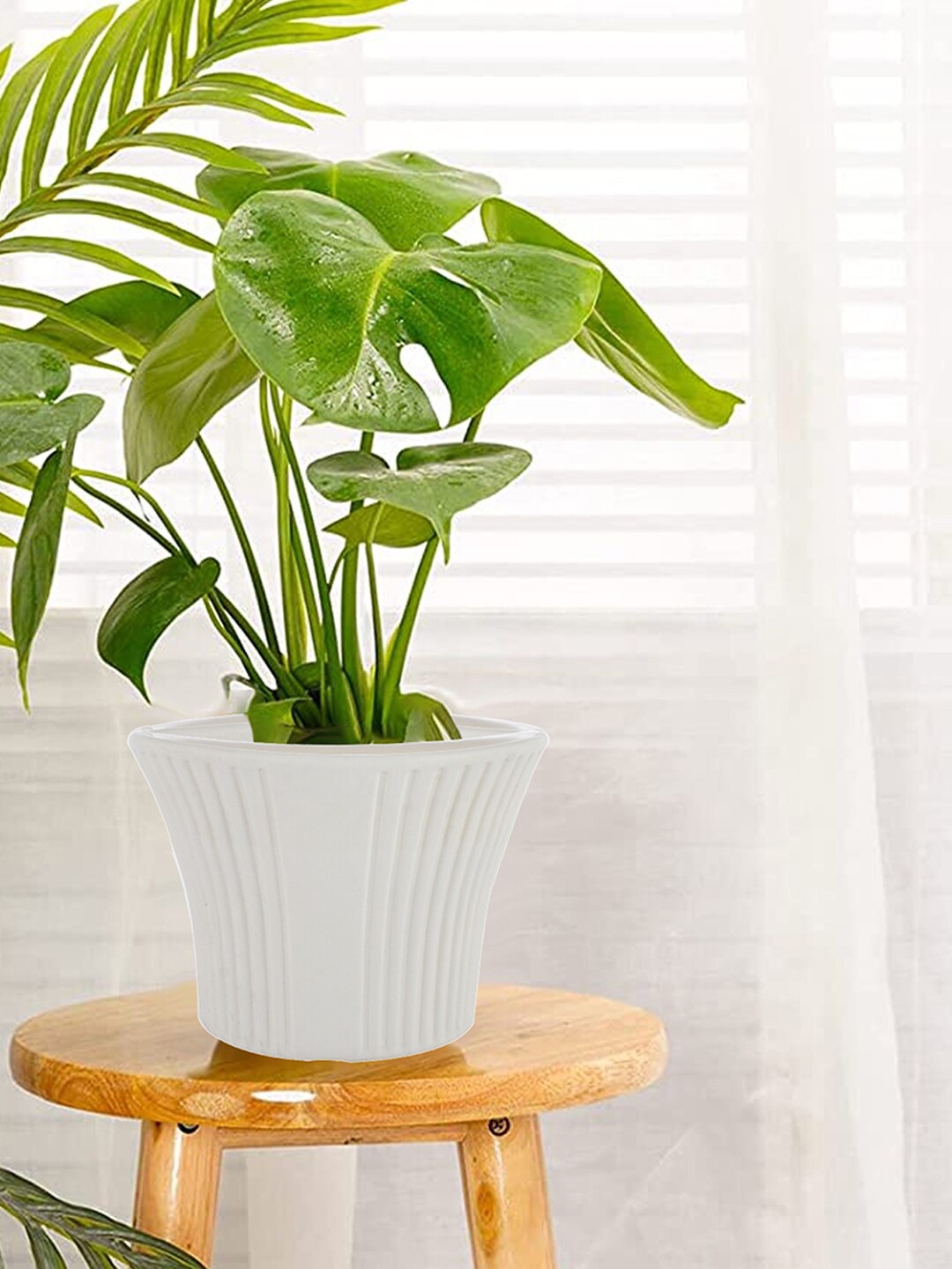 

Kuber Industries White Textured Sunshine Flower Planter